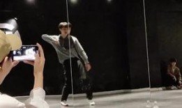 何展成恋情爆料视频,视频揭秘甜蜜瞬间